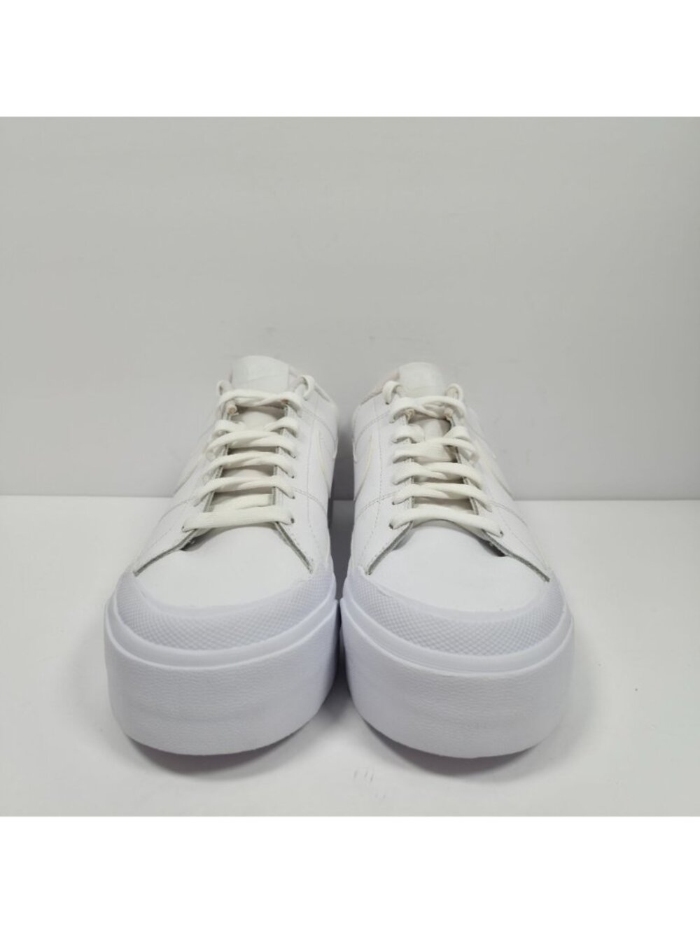 Nike Court Legacy Lift Women's Triple White Athletic Shoes DM7590-101 US Size 10 - Picture 3 of 8